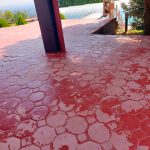 Skidanje postojeće farbe na bazi vode sa behaton pločica, ponovo nanošenje podloe, farbe u dva sloja i zaštitnog sloja.Okvirna površina je 200 m2. Pločice su postavljene napolju na Kosmaju udaljeno 60 km od beograda ili 10 km od Mladenovaca.