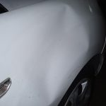 Izvlacenje udubljenja na krilu automobila vakumom