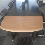 zamena univera na stolu