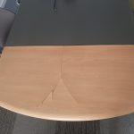 zamena univera na stolu