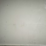 Sanacija vlažnog zida kuhinje koji je buđav usled pucanja cevi u kupatilu